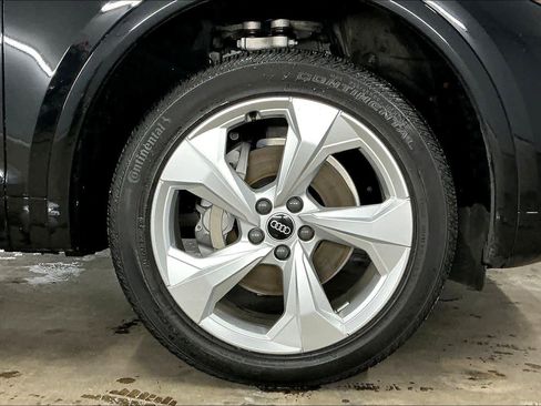 Certified 2025 Audi Q5 2.0T Premium Plus w/ Premium Plus Package image 12