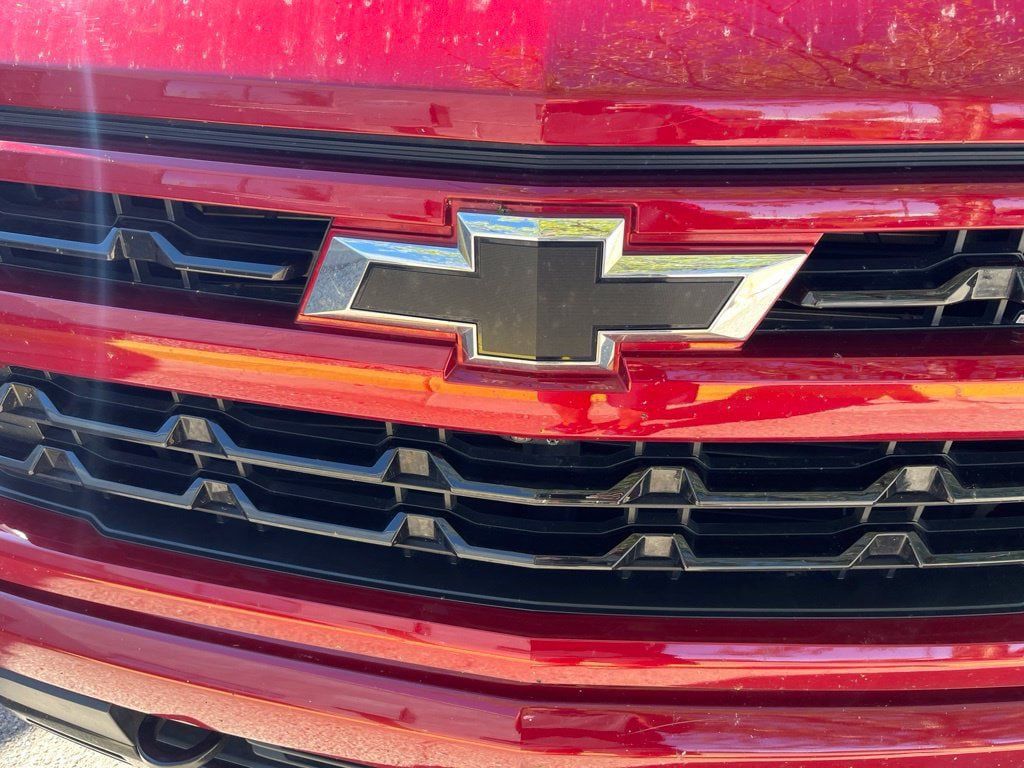 Used 2022 Chevrolet Silverado 1500 RST w/ Convenience Package II AWD/4WD image 2