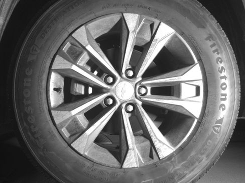 Used 2025 Chevrolet Equinox LT FWD image 12
