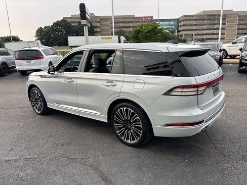Certified 2025 Lincoln Aviator Black Label AWD/4WD image 5
