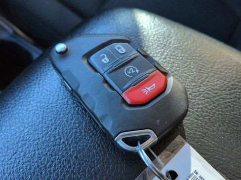 Certified 2021 Jeep Gladiator Sport image 32