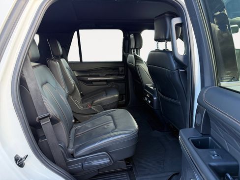 Certified 2023 Ford Expedition Platinum image 18