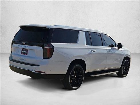 Used 2025 Chevrolet Suburban LS AWD/4WD image 5