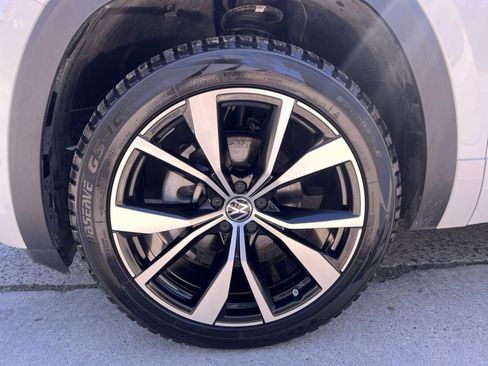 Used 2025 Volkswagen Atlas SEL Premium R-Line image 17