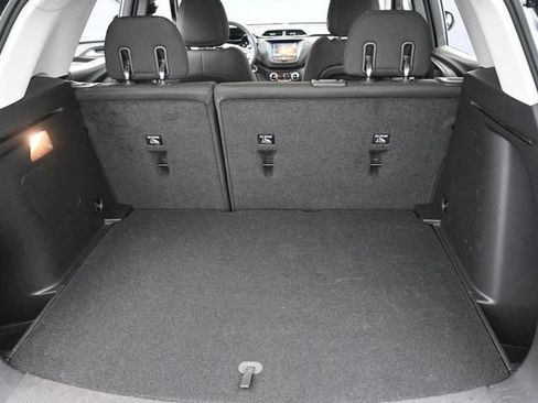 Used 2023 Chevrolet TrailBlazer LT FWD image 29