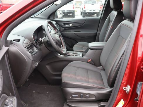 Used 2023 Chevrolet Equinox RS image 4