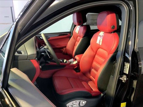 New 2026 Porsche Macan S image 5