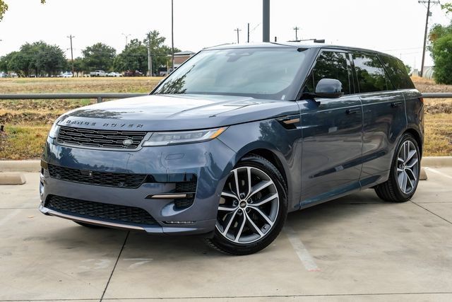 Used 2024 Land Rover Range Rover Sport Dynamic SE AWD/4WD image 2