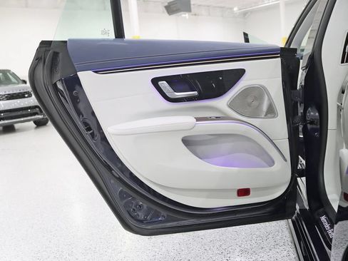Used 2023 Mercedes-Benz EQS 580 4MATIC Sedan image 38