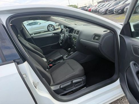 Used 2015 Volkswagen Jetta SE FWD image 12