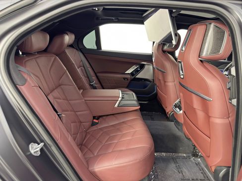 Used 2025 BMW 740i w/ Premium Package image 53