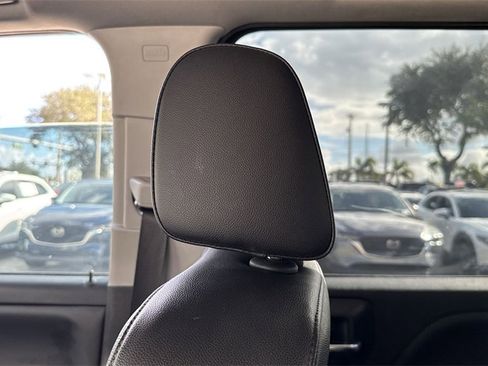 Used 2018 GMC Sierra 1500 SLT image 17