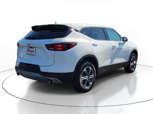 Used 2025 Chevrolet Blazer LT AWD/4WD image 4