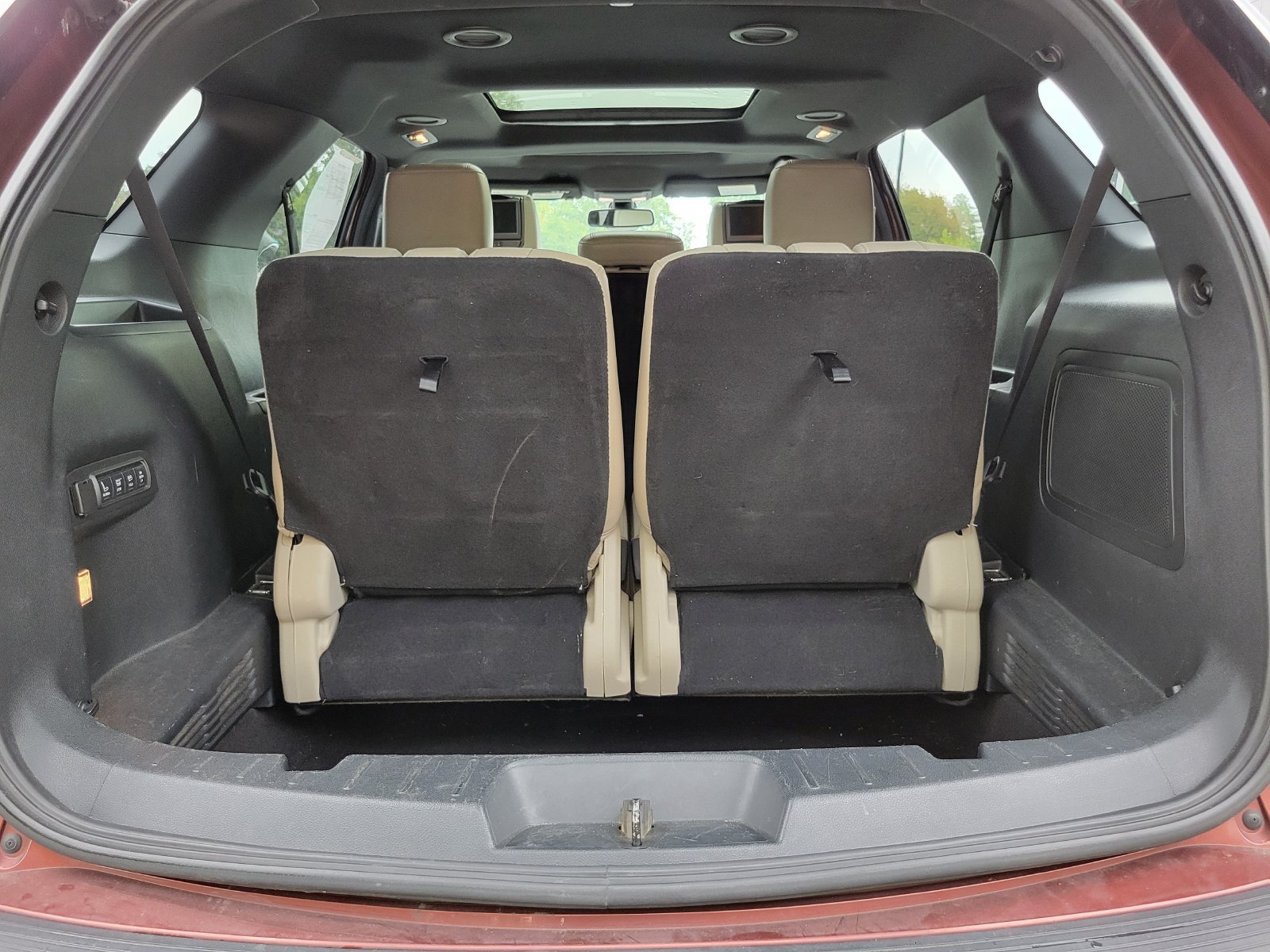 Used 2018 Ford Explorer Limited w/ Equipment Group 301A AWD/4WD image 31