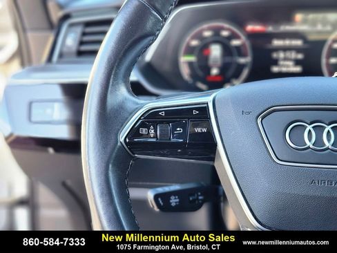 Used 2024 Audi Q8 e-tron Prestige w/ Prestige Package image 27