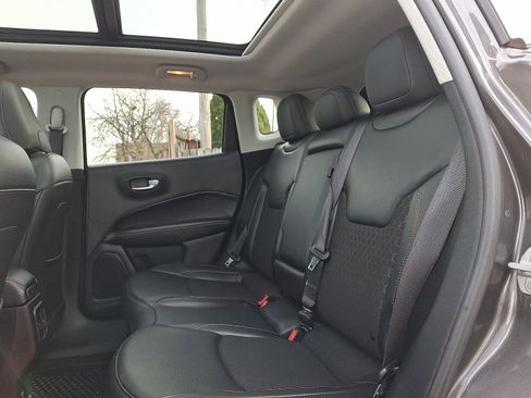 Used 2020 Jeep Compass Latitude image 10