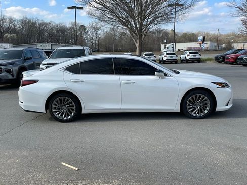 Used 2025 Lexus ES 350 Ultra Luxury w/ Accessory Package (Z2) image 8