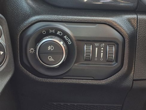 Used 2022 Jeep Gladiator Sport image 22