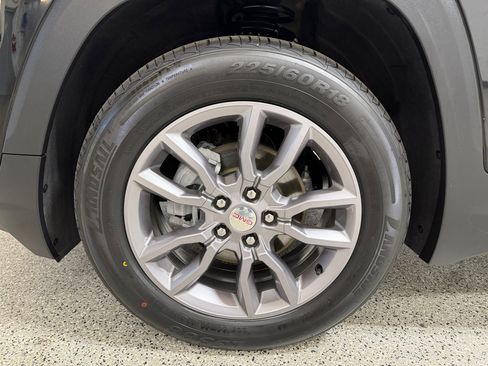 Used 2024 GMC Terrain SLT image 9