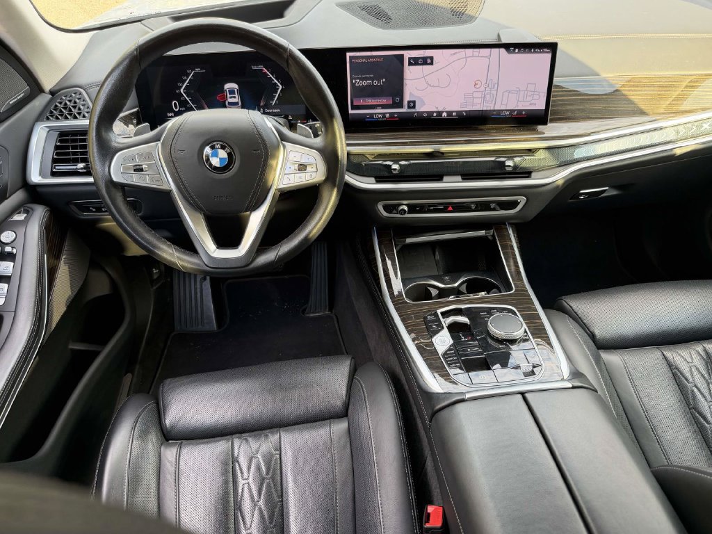Used 2025 BMW X7 xDrive40i AWD/4WD image 17