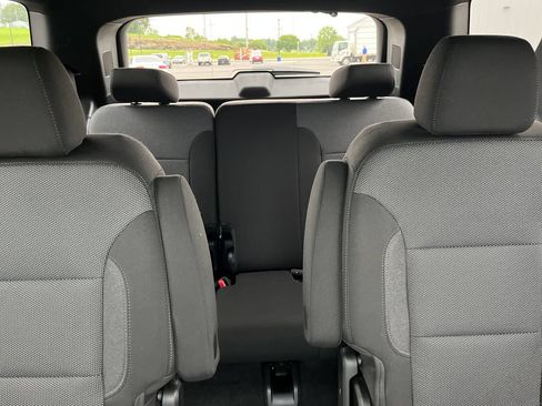 Used 2023 Chevrolet Traverse LT FWD image 22