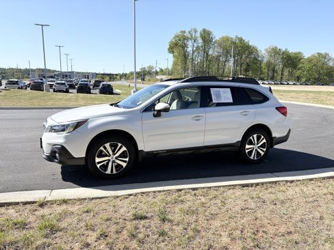 Used 2019 Subaru Outback 3.6R Limited AWD/4WD image 5