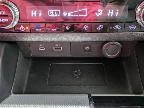 Used 2022 Mitsubishi Outlander SEL image 7