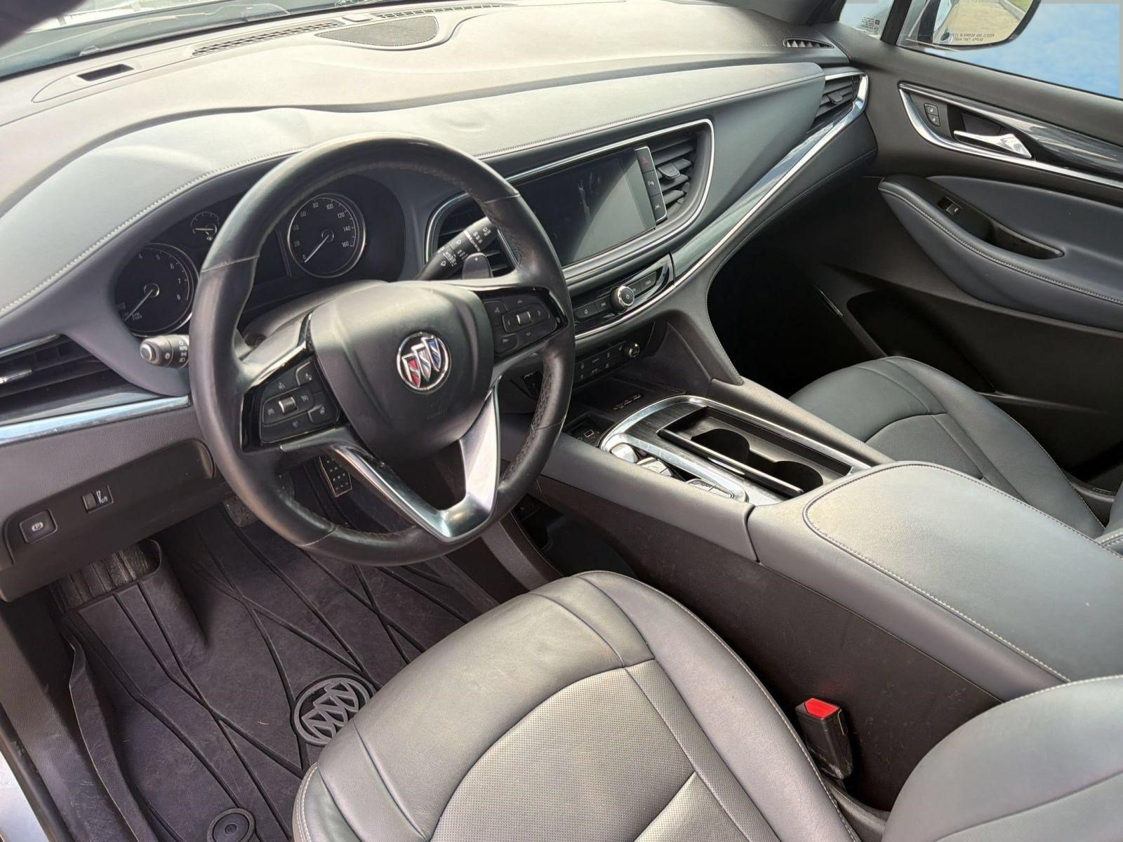Used 2024 Buick Enclave Essence w/ Sport Touring Edition FWD image 4