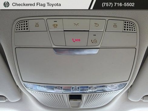 Used 2022 Mercedes-Benz GLC 300 4MATIC image 24