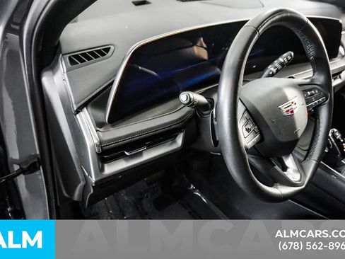 Used 2025 Cadillac XT4 Premium Luxury FWD image 33