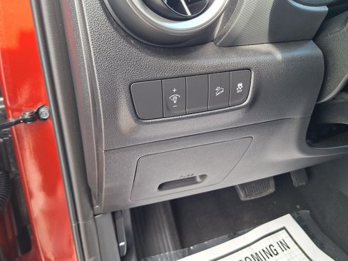 Used 2023 Hyundai Kona Limited FWD image 10