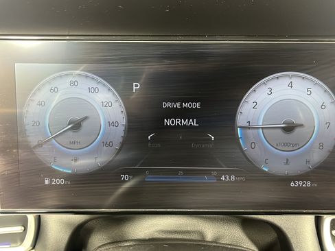 Used 2023 Hyundai Elantra Limited FWD image 35