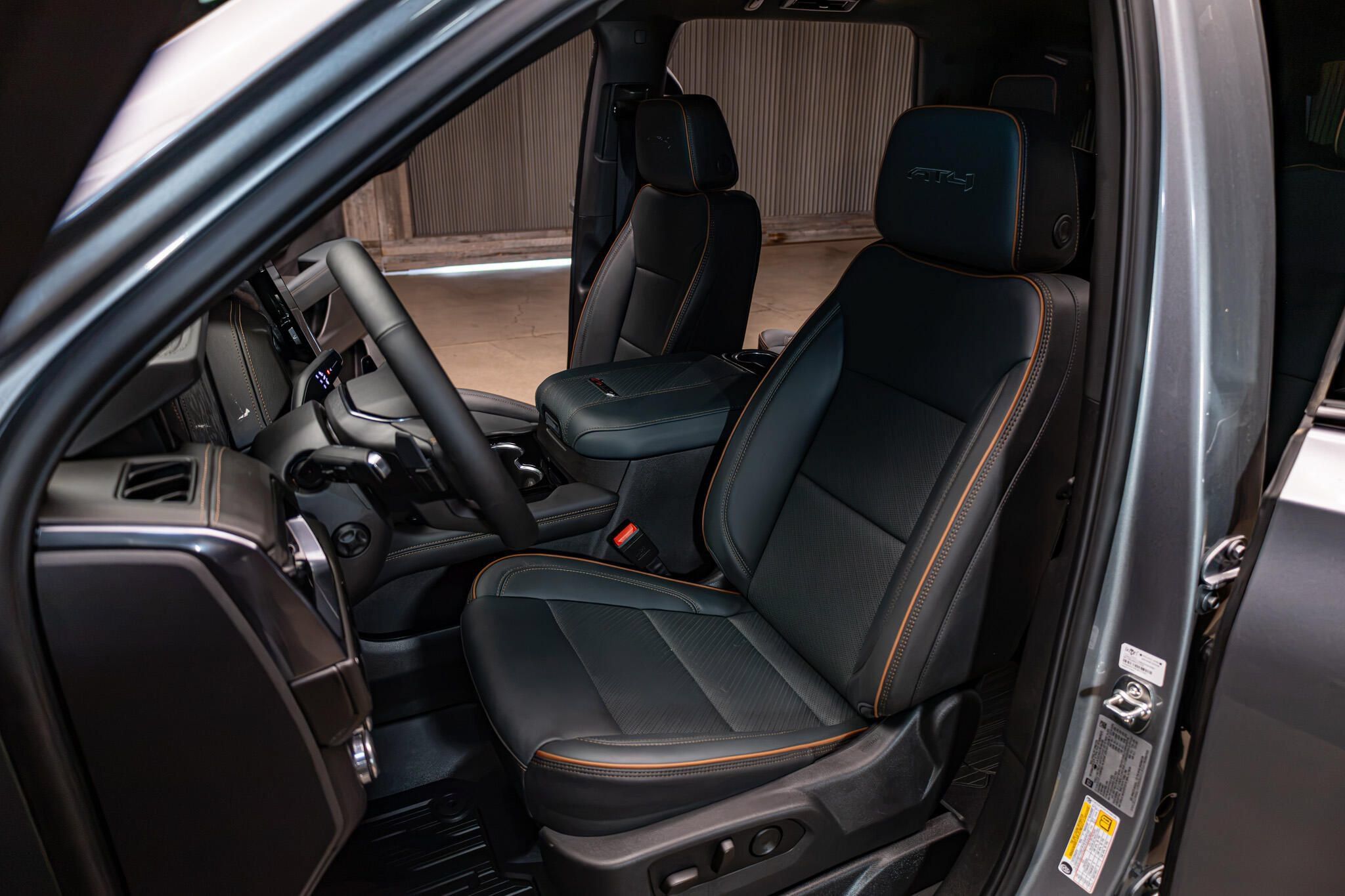 Used 2026 GMC Yukon AT4 w/ LPO, Floor Liner Package AWD/4WD image 21