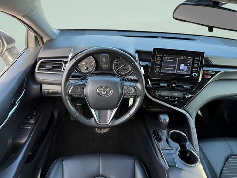 Used 2023 Toyota Camry SE FWD image 6