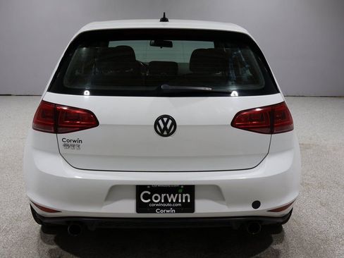 Used 2017 Volkswagen Golf S image 3