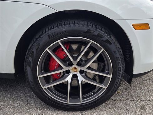 Used 2022 Porsche Macan S image 20