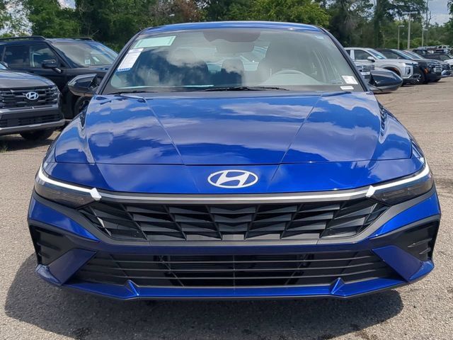 New 2025 Hyundai Elantra SEL FWD image 9