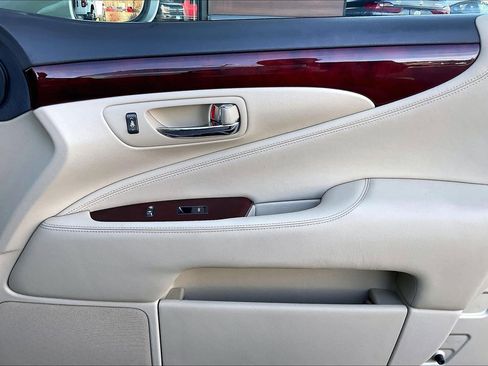 Used 2007 Lexus LS 460 L image 21