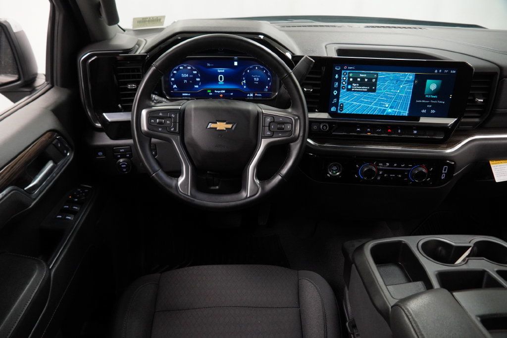 Certified 2024 Chevrolet Silverado 1500 LT AWD/4WD image 10