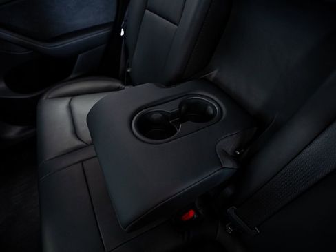 Used 2025 Tesla Model Y Long Range image 49