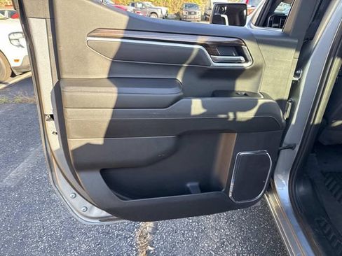 Used 2025 Chevrolet Silverado 1500 LT AWD/4WD image 23