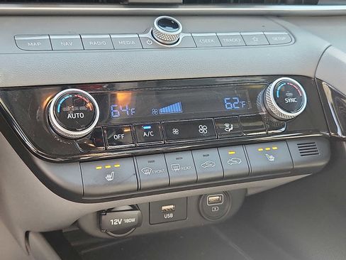 Used 2023 Hyundai Elantra SEL w/ Convenience Package FWD image 15
