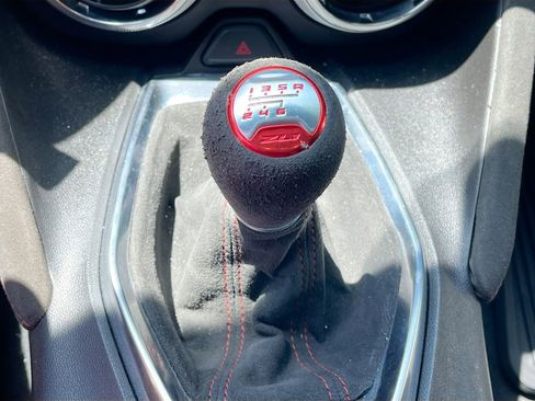 Used 2019 Chevrolet Camaro ZL1 RWD image 17