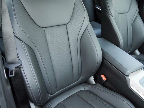 Used 2025 BMW 330i Sedan image 13