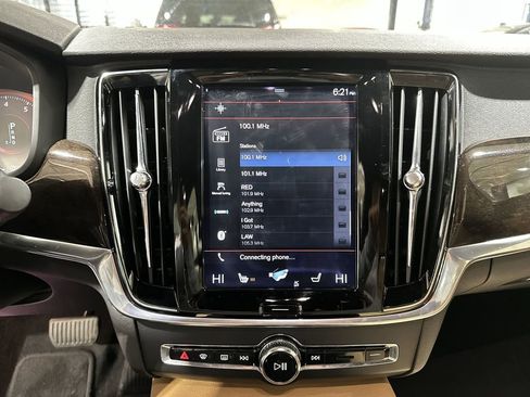 Used 2018 Volvo S90 T5 Momentum w/ Convenience Package image 12