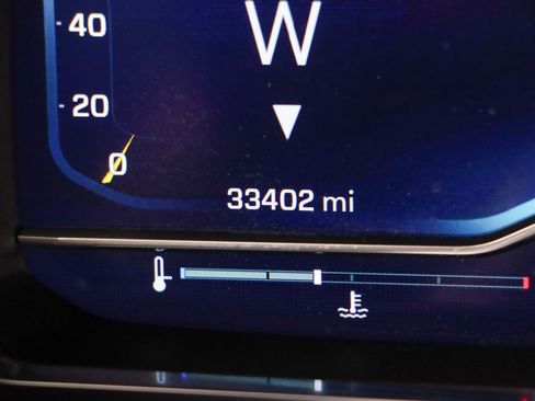 Used 2024 Chevrolet Suburban RST w/ Luxury Package image 17