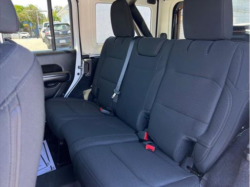 Used 2021 Jeep Wrangler Unlimited Sport AWD/4WD image 9