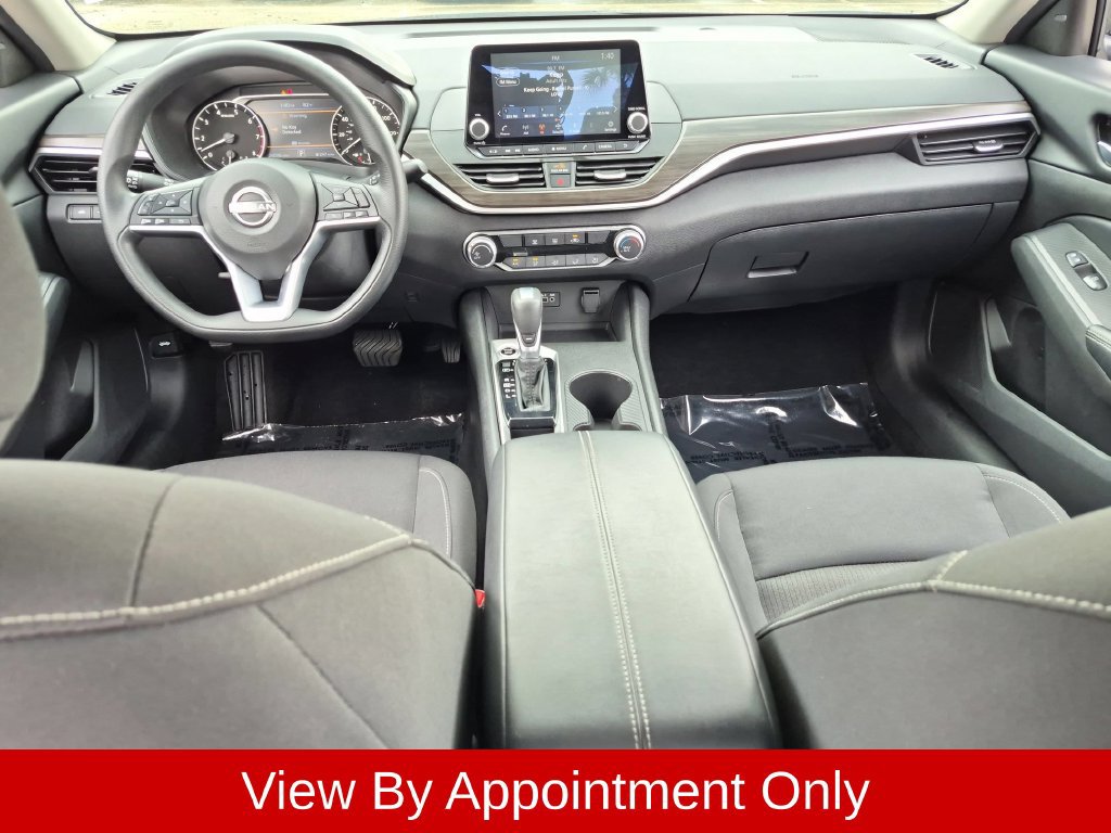 Used 2025 Nissan Altima 2.5 SV FWD image 25