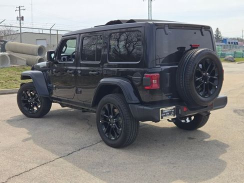 Certified 2025 Jeep Wrangler Unlimited Sahara w/ Safety Group AWD/4WD image 13