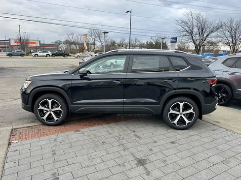 New 2026 Volkswagen Taos SEL image 4